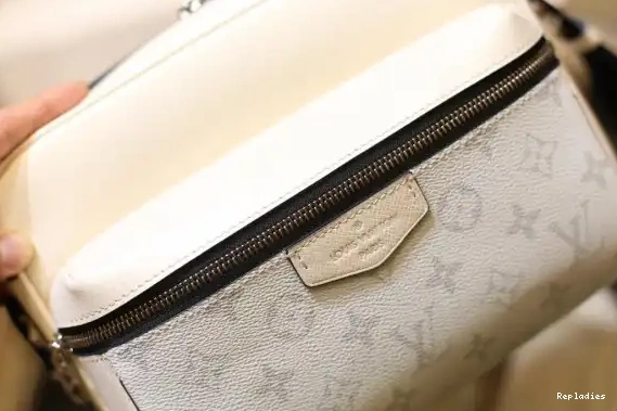 Cheap Vuitton Louis Messenger 0610